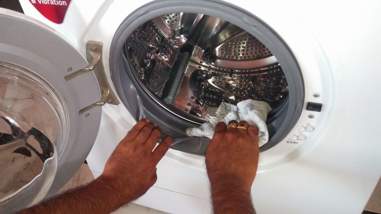 Cần vệ sinh định kỳ cho máy giặt tránh bị nấm mốc